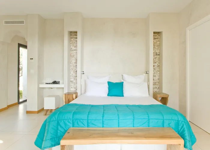 Hotell Cala Di Greco 4*