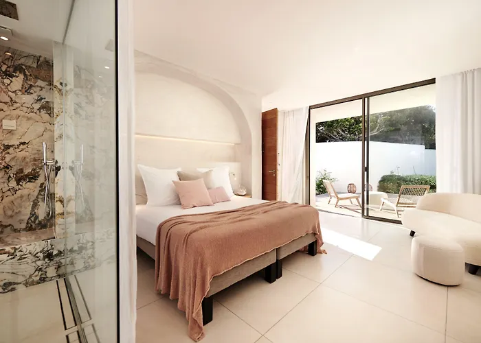 Cala Di Greco Hotel 4*